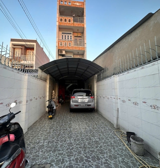 Nhà phố Hà Đặc Quận 12 121.6m² 4 tầng 4PN sân xe hơi Giá nhỉnh 8 tỷ