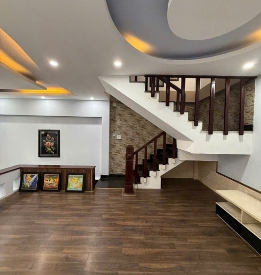 SIÊU PHẨM NHÀ ĐẸP 5 TẦNG – HẺM 5M Ô TÔ ĐỖ CỬA – CÁCH MẶT TIỀN 30M – GẦN NGÃ TƯ QUANG TRUNG