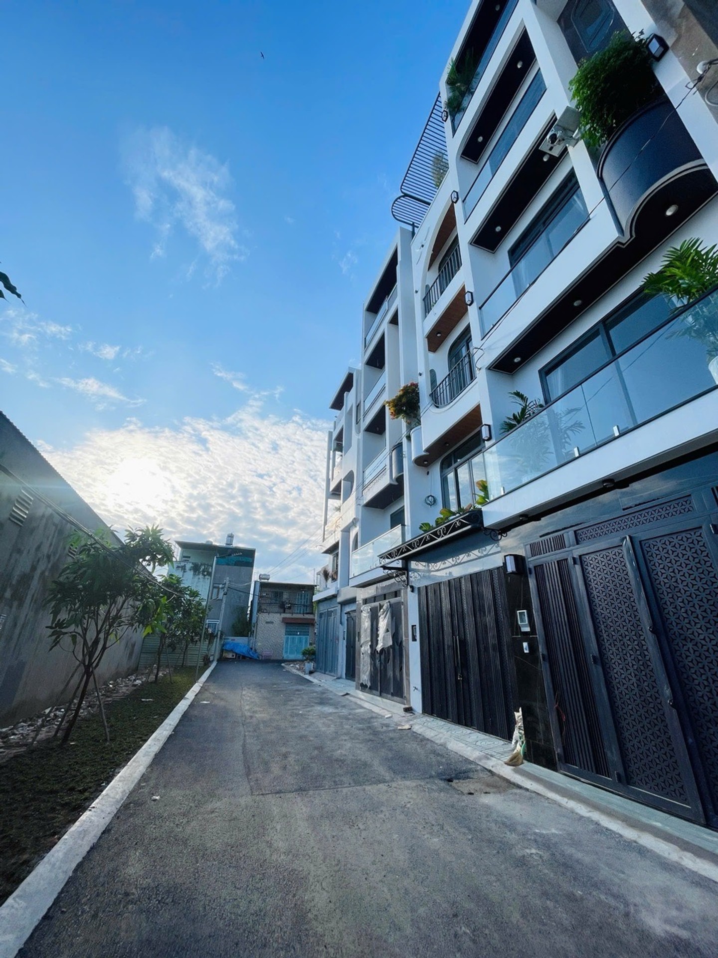 Nhà mới 5 tầng Quận 12 – Hẻm xe tải 6m, khu phân lô, giá 6,42 tỷ