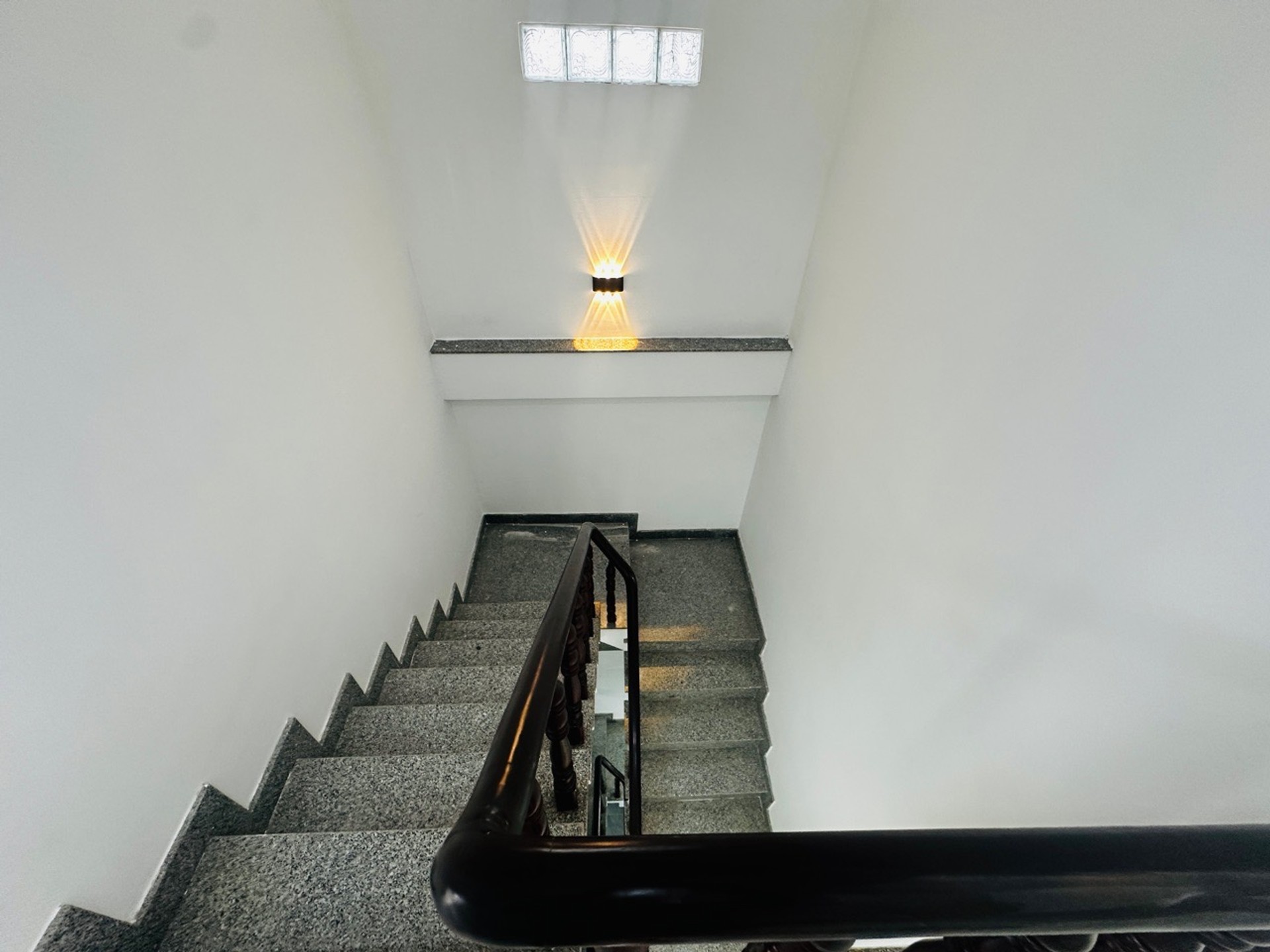 Nhà 3 tầng hẻm xe hơi Lâm Thị Hố, Trung Mỹ Tây – 4x17m, giá 5,68 tỷ
